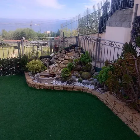 Bilocale Con Giardino, Vista Mare E Parcheggio Privato Appartement *