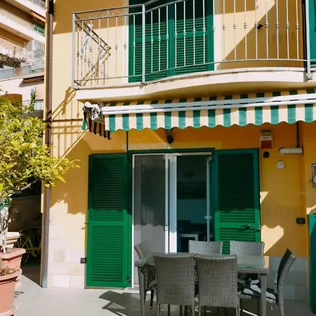 Appartement Bilocale Con Giardino, Vista Mare E Parcheggio Privato