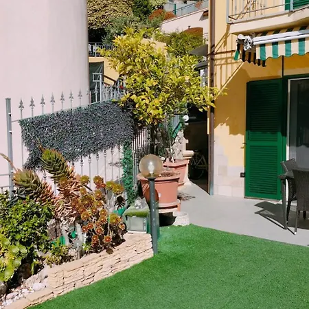 Bilocale Con Giardino, Vista Mare E Parcheggio Privato Appartement San Remo