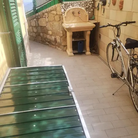 Bilocale Con Giardino, Vista Mare E Parcheggio Privato Sanremo