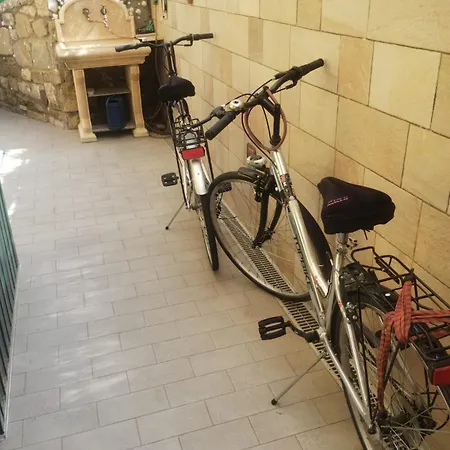 Bilocale Con Giardino, Vista Mare E Parcheggio Privato Lägenhet Sanremo