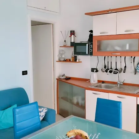 Bilocale Con Giardino, Vista Mare E Parcheggio Privato Appartement *