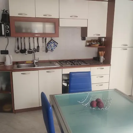 Bilocale Con Giardino, Vista Mare E Parcheggio Privato * Sanremo