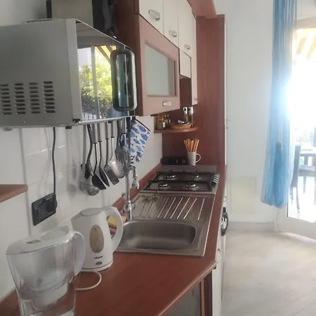 Bilocale Con Giardino, Vista Mare E Parcheggio Privato * San Remo