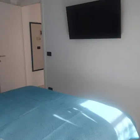 Bilocale Con Giardino, Vista Mare E Parcheggio Privato San Remo