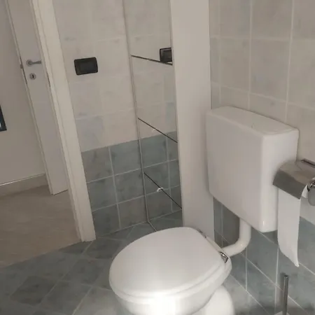 Bilocale Con Giardino, Vista Mare E Parcheggio Privato * San Remo